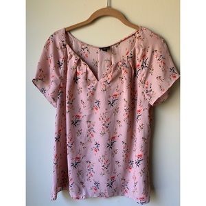 worthington petite pink floral top size medium